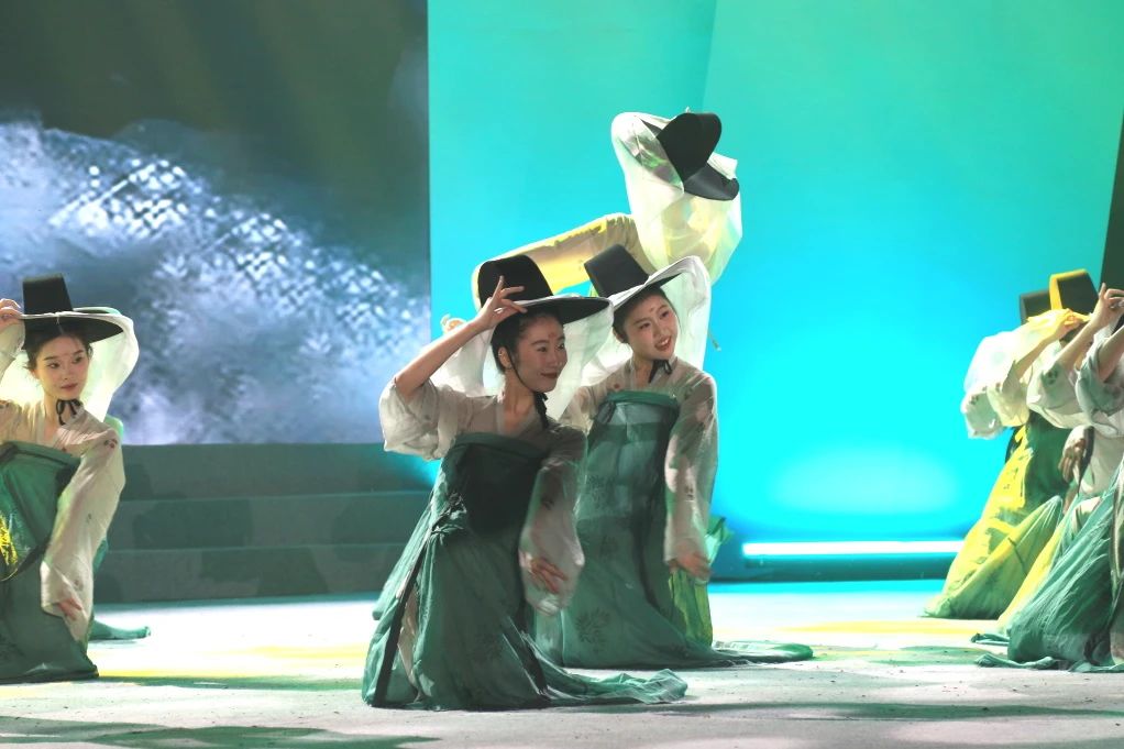 6cf2b4c808ac4d6884d178f70eccc124.jpg 6cf2b4c808ac4d6884d178f70eccc124.jpg